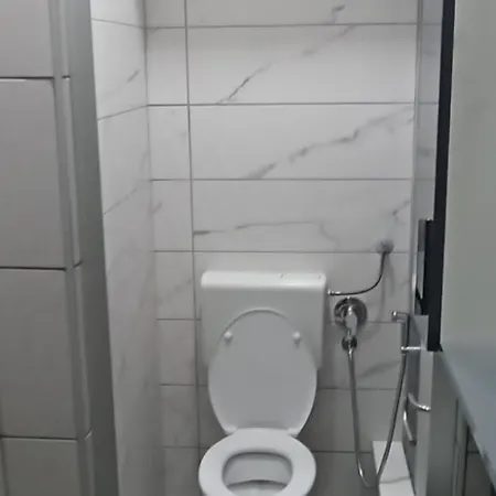 Ka Sa Dvije Spavace Sobe *
