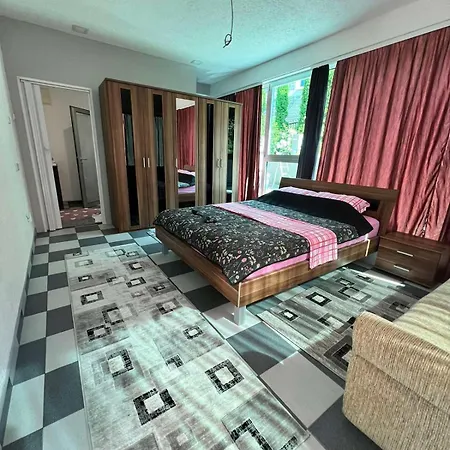 Ka Sa Dvije Spavace Sobe Apartment *